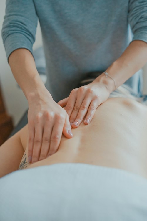 Nắn chỉnh giải áp cột sống thắt lưng